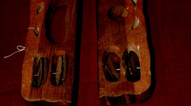 थीथी वाद्यज्वलं करताल/कर्र्ताल